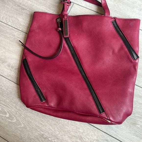 Joes maroon vegan leather zippered lined tote bag - Picture 5 of 7